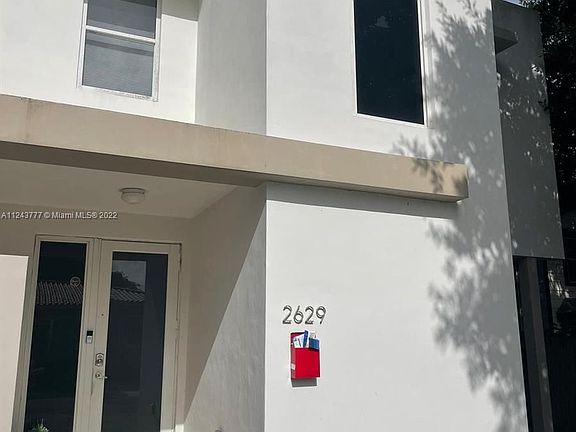 3rd image of 2629 SW 29th Pl #2629