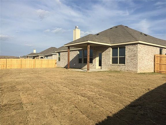 3rd image of 316 Jennie Marie Cir