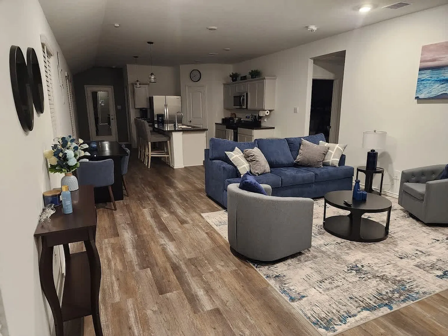 3 bed, 2.0 bath, $3,238 — Photo 3