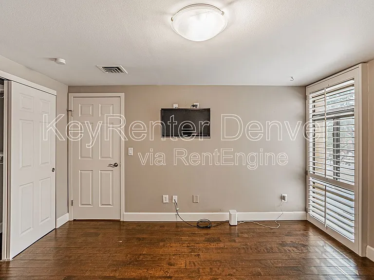 800 N Pearl St #202 — Photo 6
