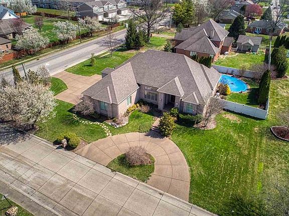 2nd image of 600 Greengate Ct