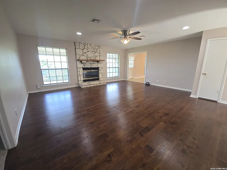 626 Solo St — Photo 6