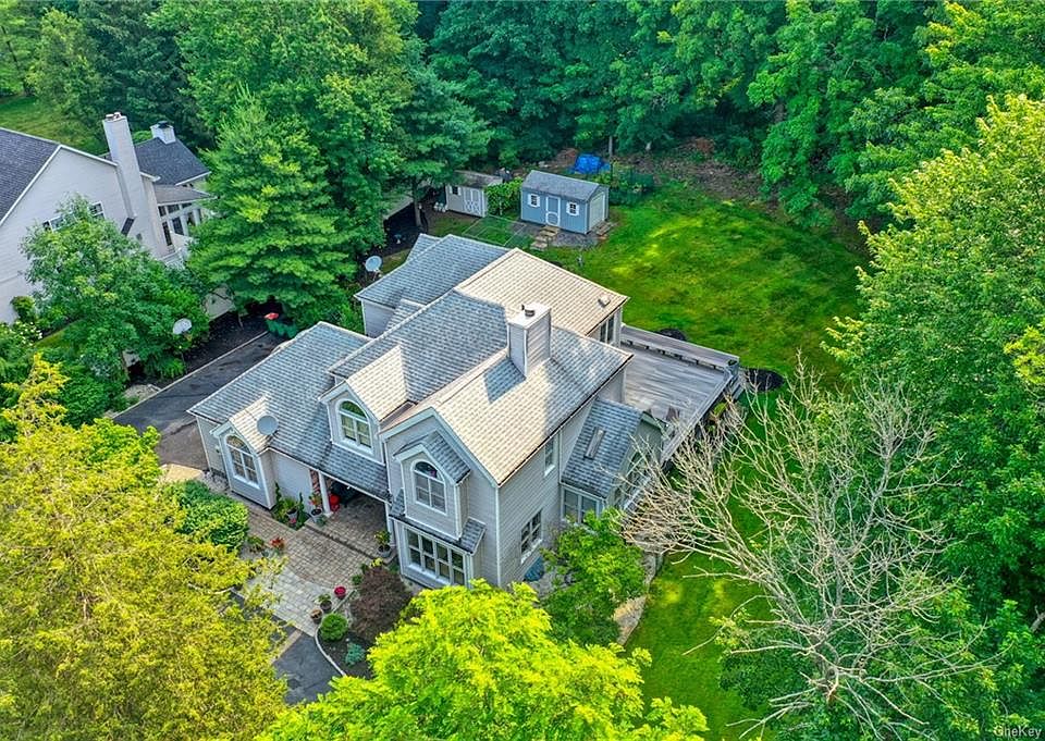 37 Coachlight Drive, Poughkeepsie, NY 12603 MLS H6255521 Zillow