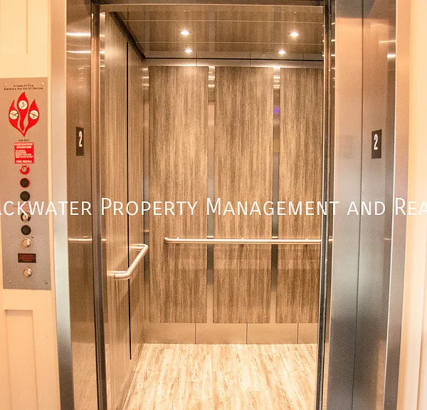 1208 Commerce St #301 — Photo 62