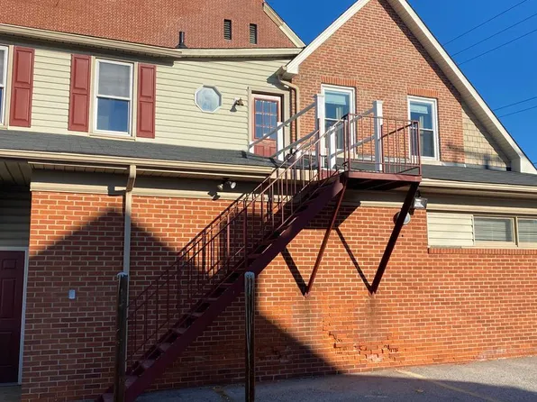 22 Bloomsbury Ave #B, Catonsville, MD 21228
