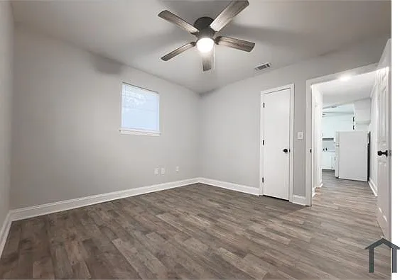 1533 N Avalon Cir #B — Photo 3