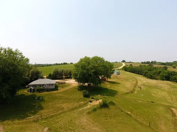 49194 Hilldale Rd, Wauzeka, WI 53826