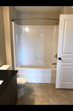 4th image of 880 5th St NE