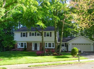 8827 Sweet Gum Pl, Springfield, VA 22153