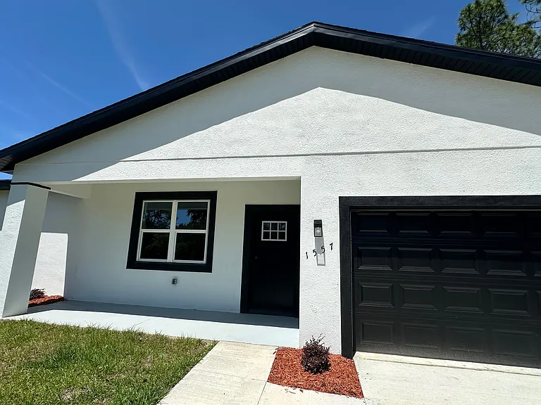 1557 W Elder Ln — Photo 7