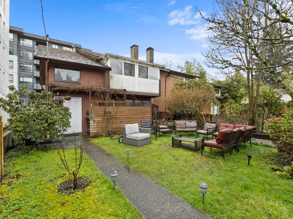 275 Orwell St, North Vancouver, BC V7J 2G2