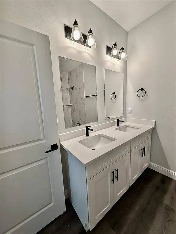 4 bed, 2.0 bath, 1616 sqft, $2,100 — Photo 2