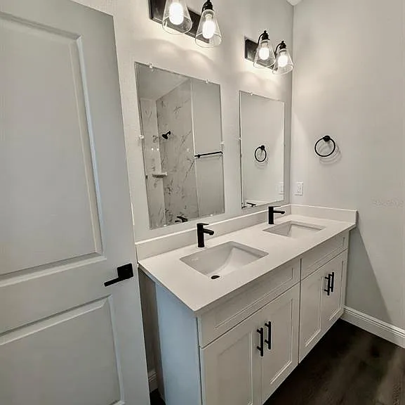 21295 Wynyard Ave — Photo 2