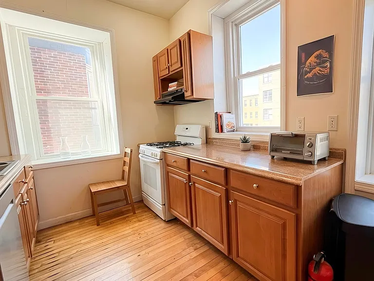 11 Vancouver St #2 — Photo 5