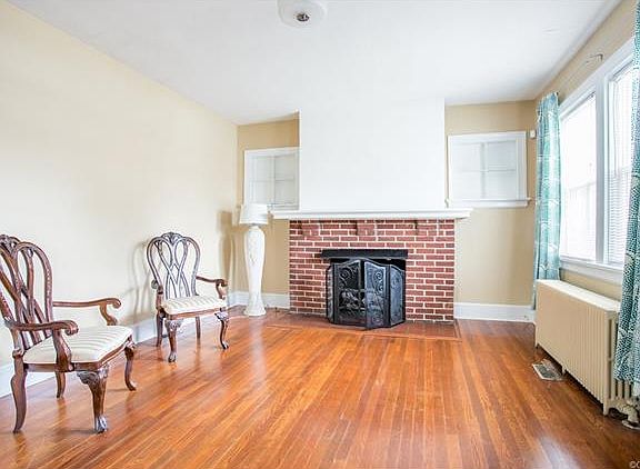 3rd image of 1217 Stanhope Ave