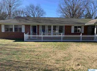 913 Speake Rd NW, Huntsville, AL 35816