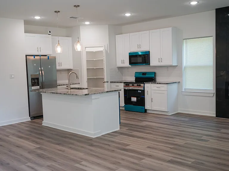 317 Whitestar Ln — Photo 6