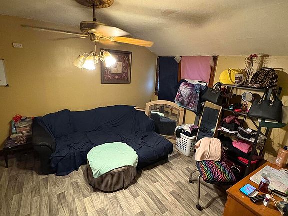 4th image of 1917 Clinton St