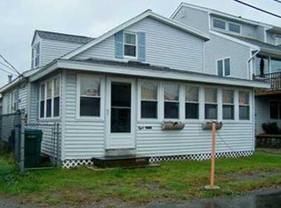 8 Johnson Ave, Hampton, NH 03842