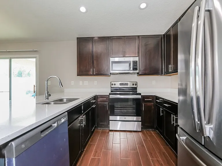 1329 Biscayne Grove Ln — Photo 8