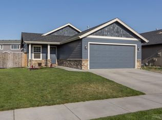 340 NW 27th Ct, Redmond, OR 97756