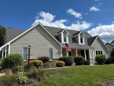 10046 North Foxkirk DRIVE, Mequon, WI, 53097