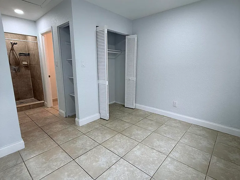 9640 NW 65th St #D10 — Photo 19