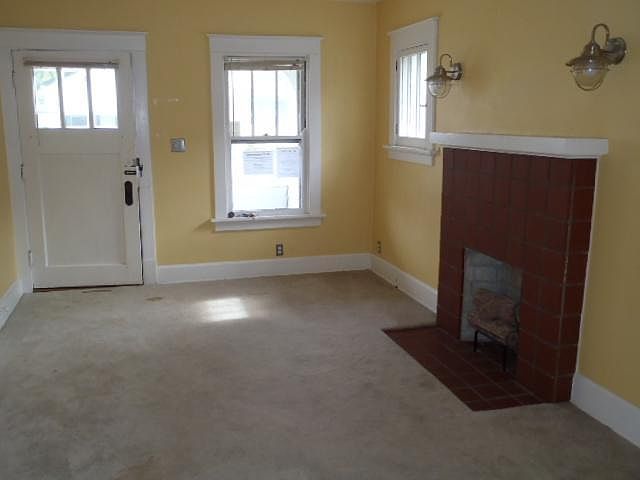 2nd image of 5345 Warren Ave