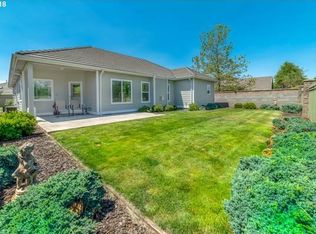 358 Pebble Beach Dr, Creswell, OR 97426