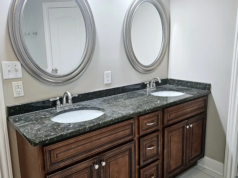 231 Ashton Ct — Photo 8