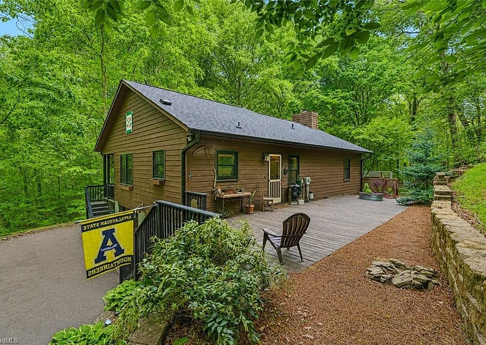 1st image of 413 Wildwood Dr