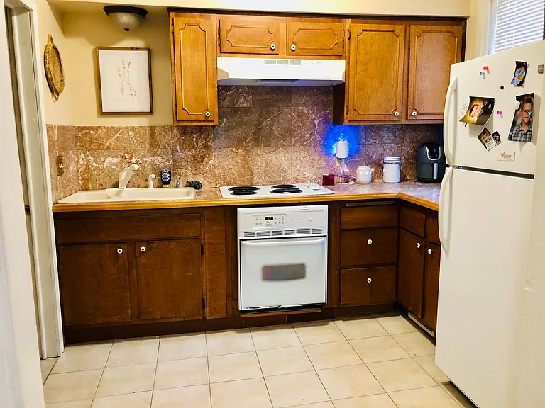 2222 Walnut St — Photo 6