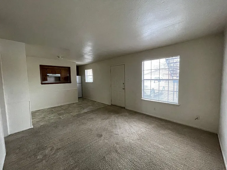 228 Hold Street — Photo 6