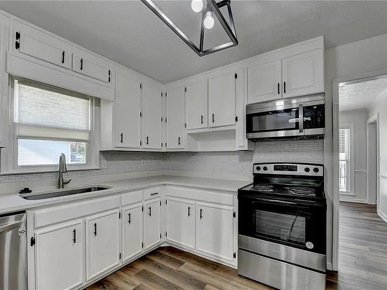 1530 Plunketts Rd — Photo 25