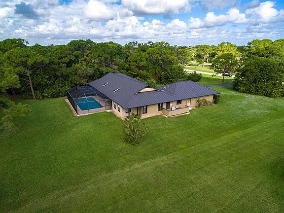 4th image of 4222 SW Bimini Cir N