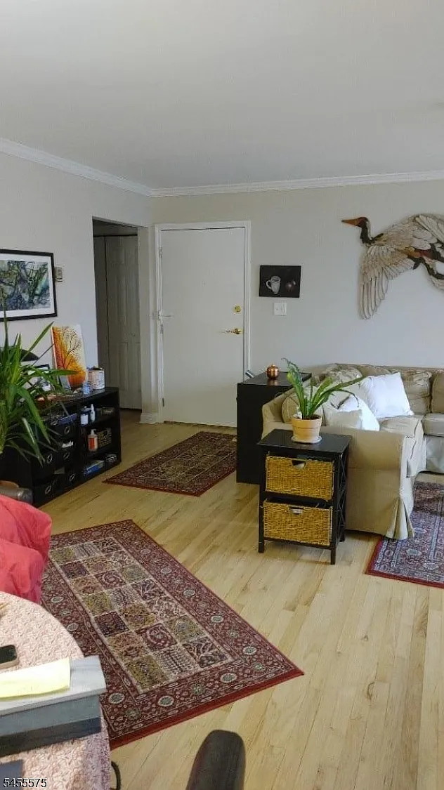 1 bed, 1.0 bath, $2,400 — Photo 2