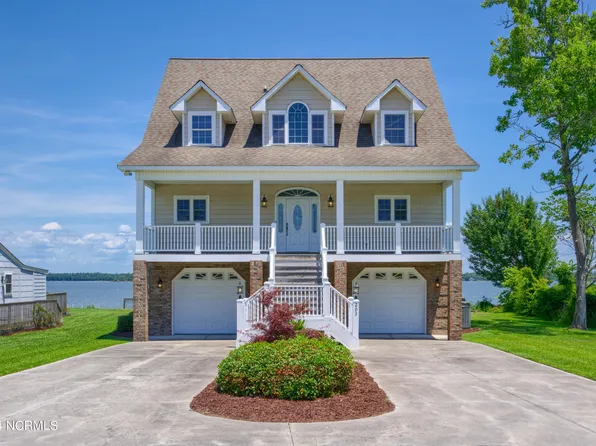 203 Riverside Drive, Sneads Ferry, NC 28460