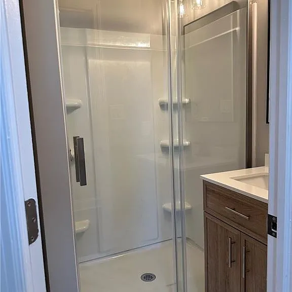 10 Lake Ave — Photo 12
