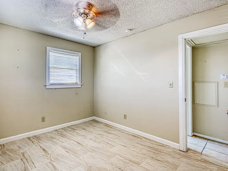 4555 Sun Valley Dr — Photo 11