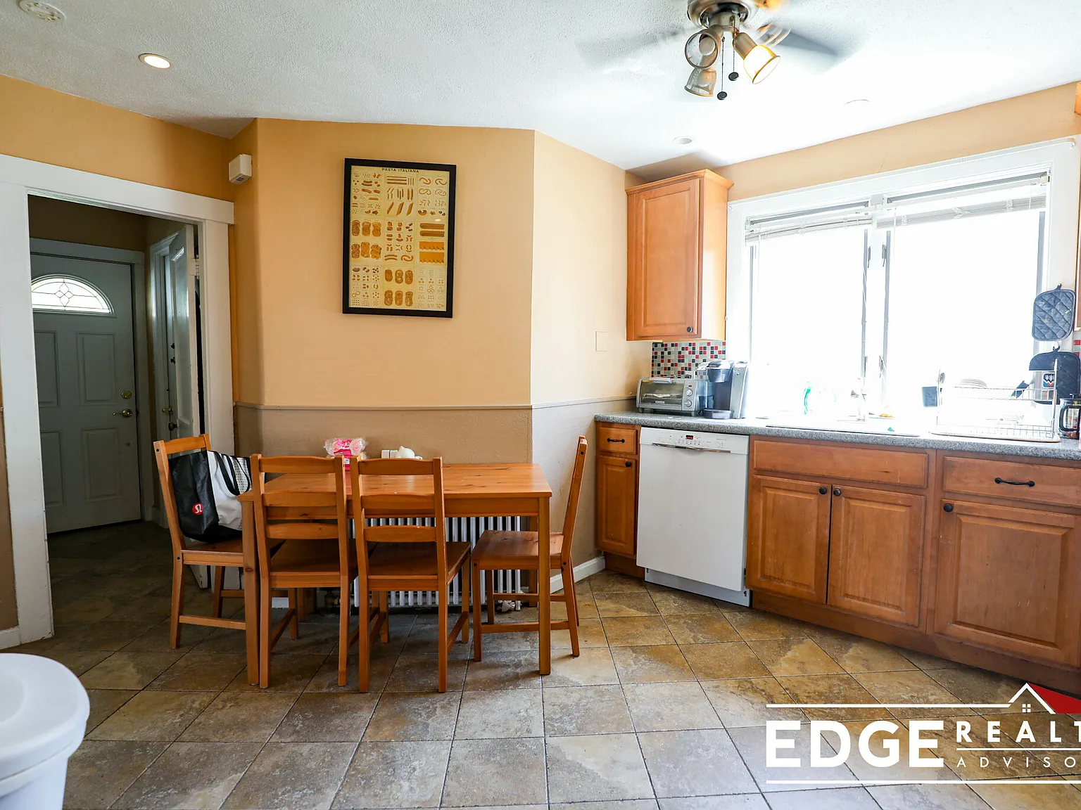 3 bed, 2.0 bath, $3,600 — Photo 2