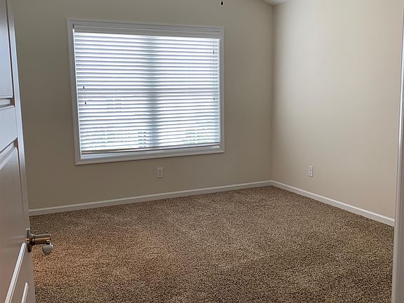 3rd image of 155 Rowse Dr #1