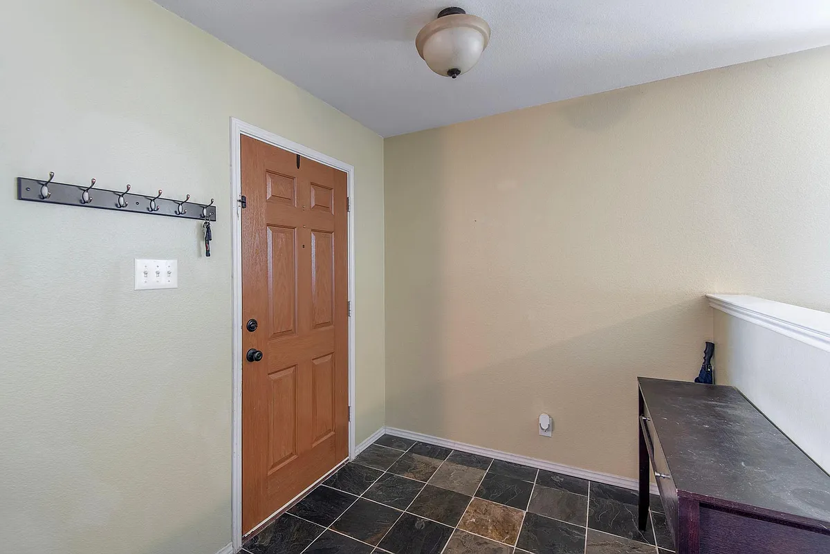 Entry way - 12667 Vandelia St