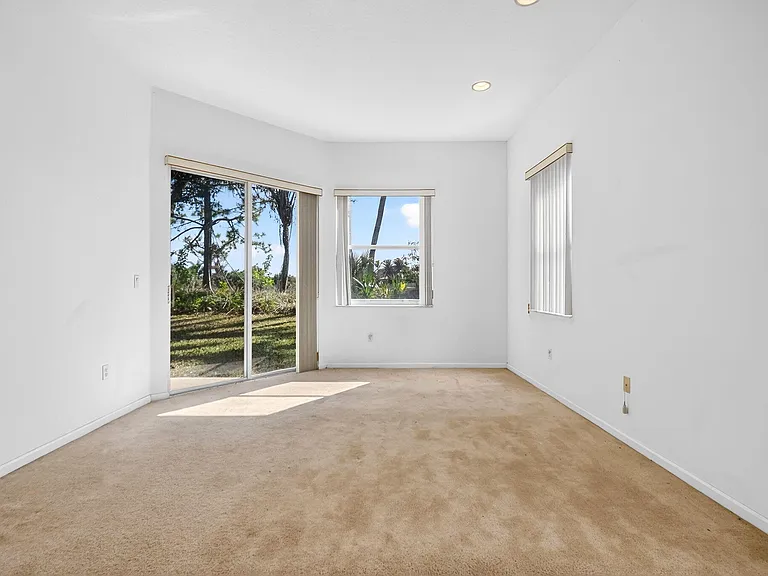 2431 Westmont Dr — Photo 24