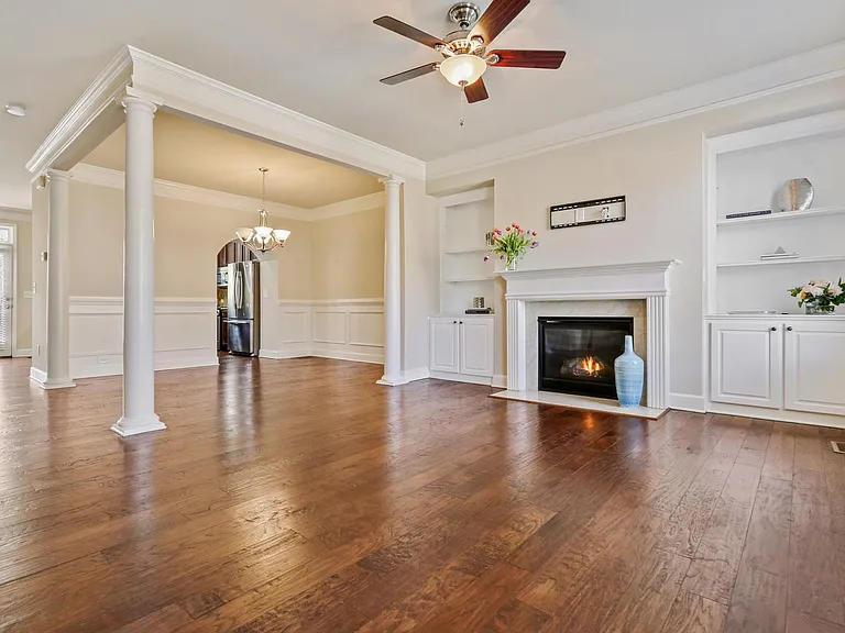 3705 Lambert Ln NE — Photo 6