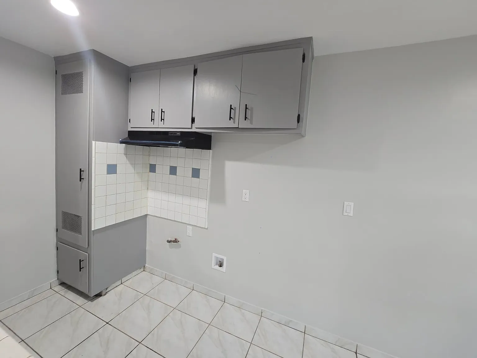 736 S Eastmont Ave — Photo 3