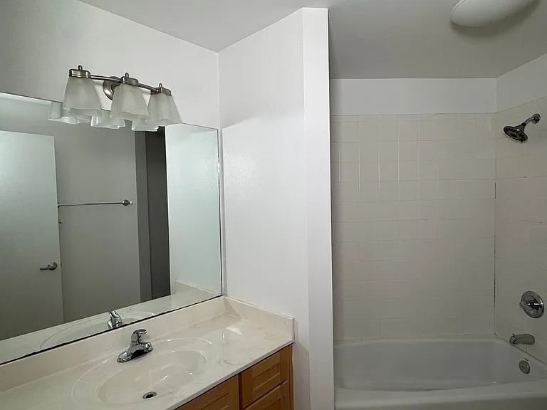 515 E Capitol Ave #104 — Photo 8