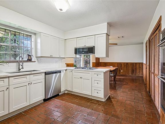 5th image of 3700 Magellan St