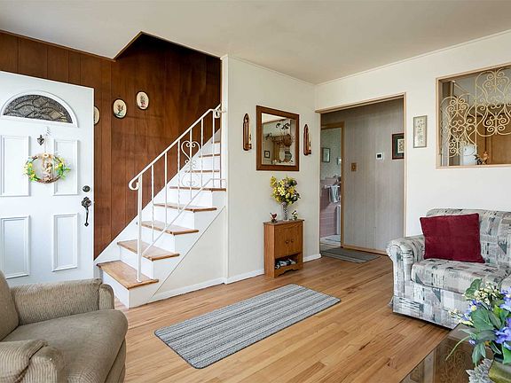 5th image of 24 Namleps Ln