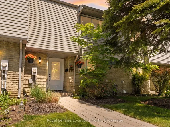 3 Orange Mill Ct #49, Orangeville, ON L9W 3R7