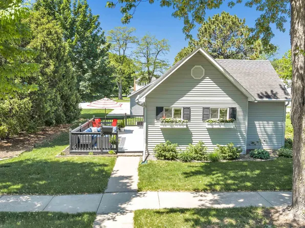 226 S Ontario St, De Pere, WI 54115